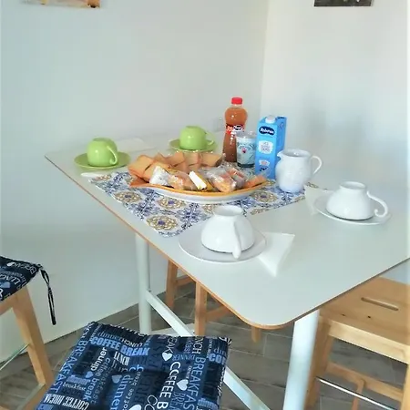 La Belle Vue Bed & Breakfast *